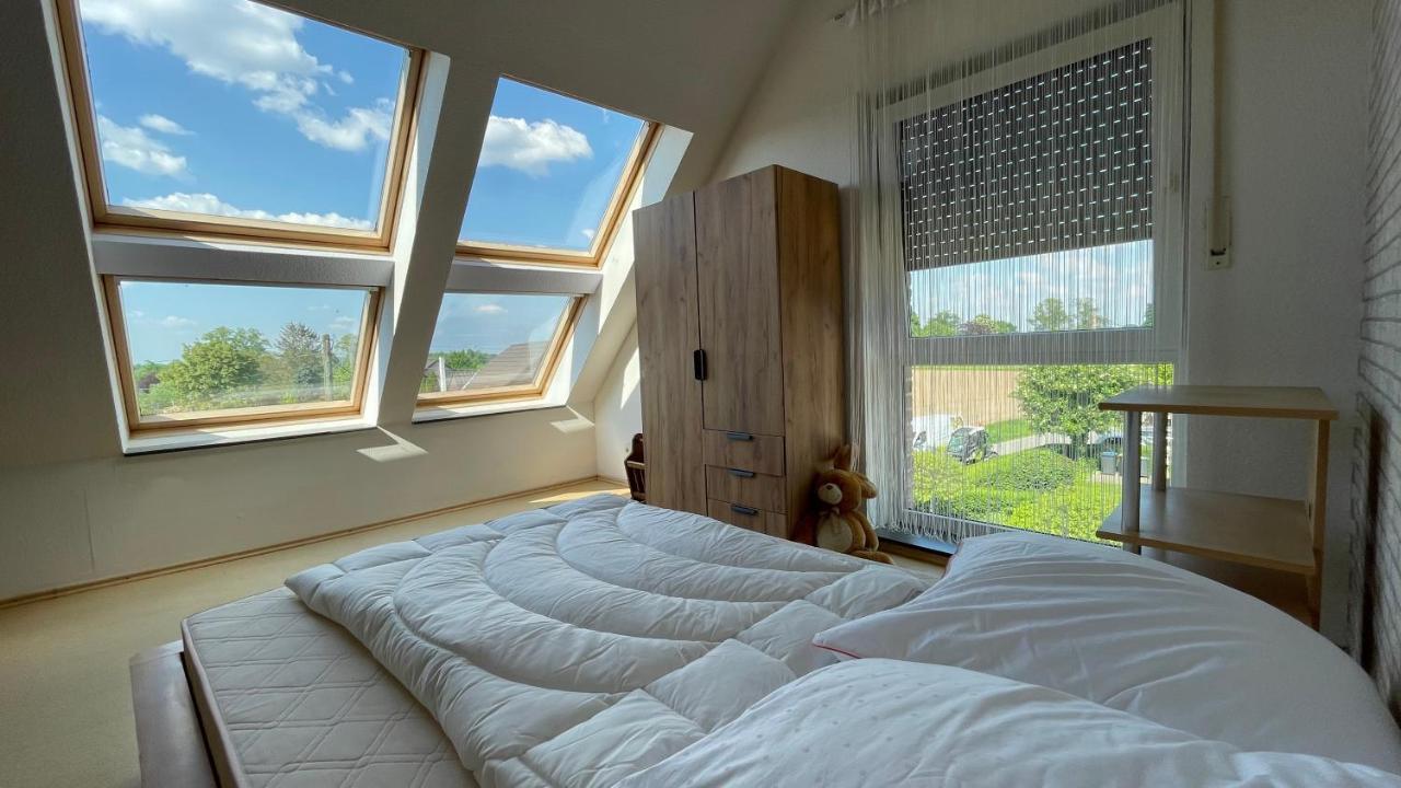 Doppelhaushaelfte In Perfekter Lage Fuer Fahrradtouren - Haus Perrich Wesel  Exterior photo