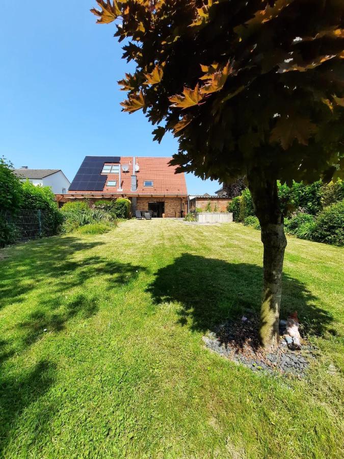 Doppelhaushaelfte In Perfekter Lage Fuer Fahrradtouren - Haus Perrich Wesel  Exterior photo